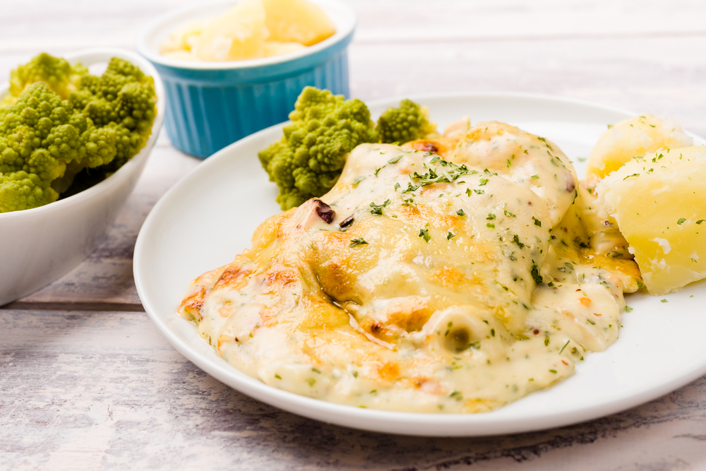 Como hacer pescado al horno con patatas