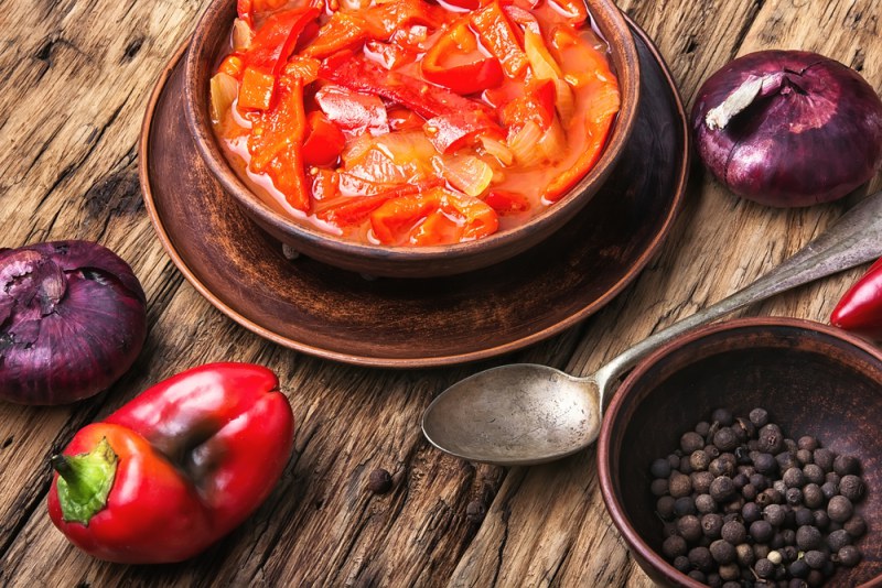 Лечо из перцев без помидоров на зиму: простой и вкусный рецепт