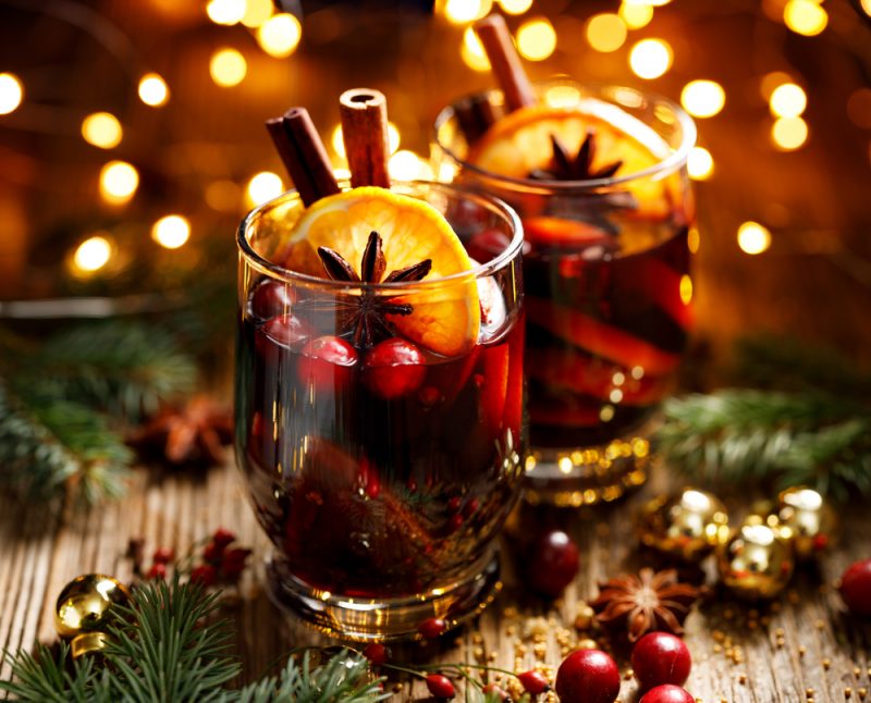 https://www.chefmarket.ru/blog/wp-content/uploads/2018/11/mulled-wine-e1543232856128.jpg