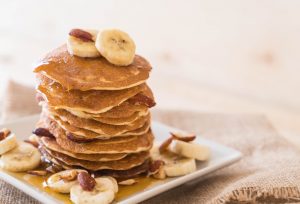 Банановые панкейки с шоколадным соусом