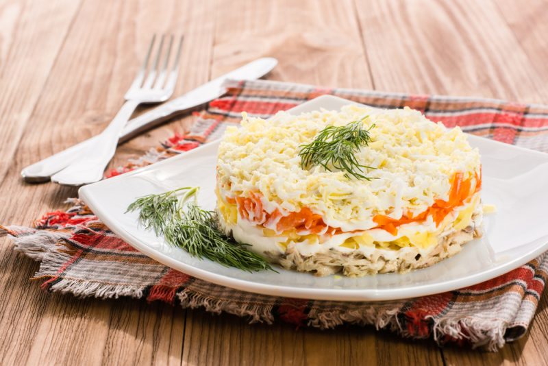 Салат "Мимоза": вкусное и изысканное блюдо для любого стола