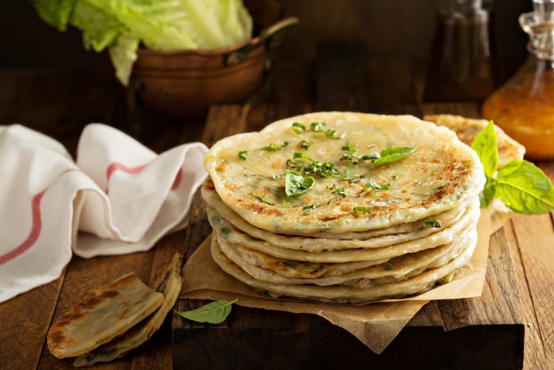 Ароматные блины с зелёным луком: нежные, румяные и вкусные