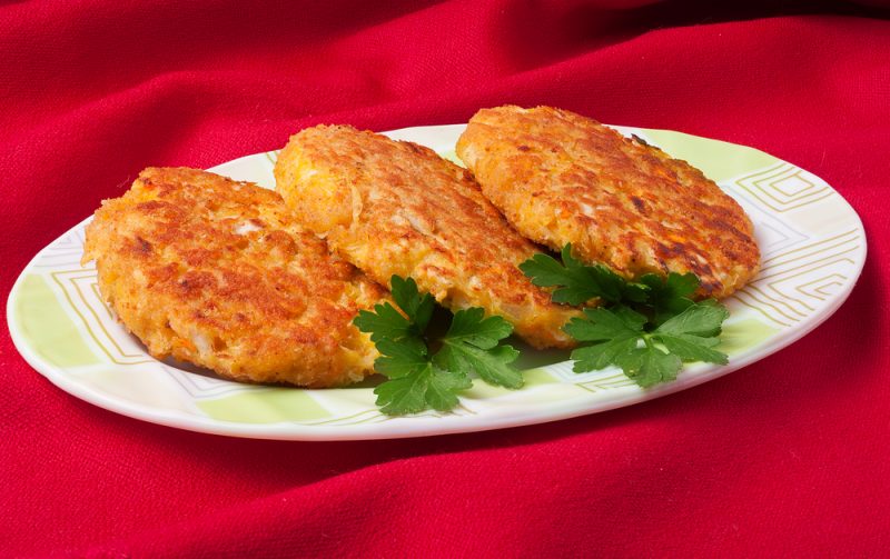 Морской рецепт ежиков из фарша и риса