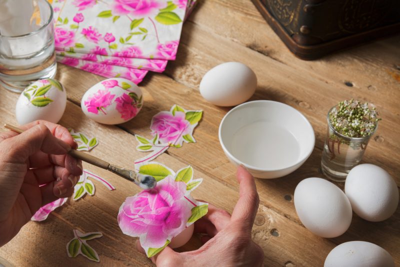 Как украсить яйца на Пасху без красителей?