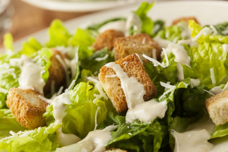 Как приготовить цезарь салат: простые и вкусные рецепты