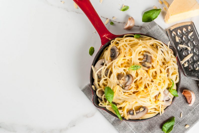 Спагетти с сыром и грибами, рецепт с фото