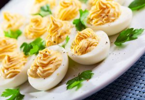 Простые, но невероятно вкусные, фаршированные яйца