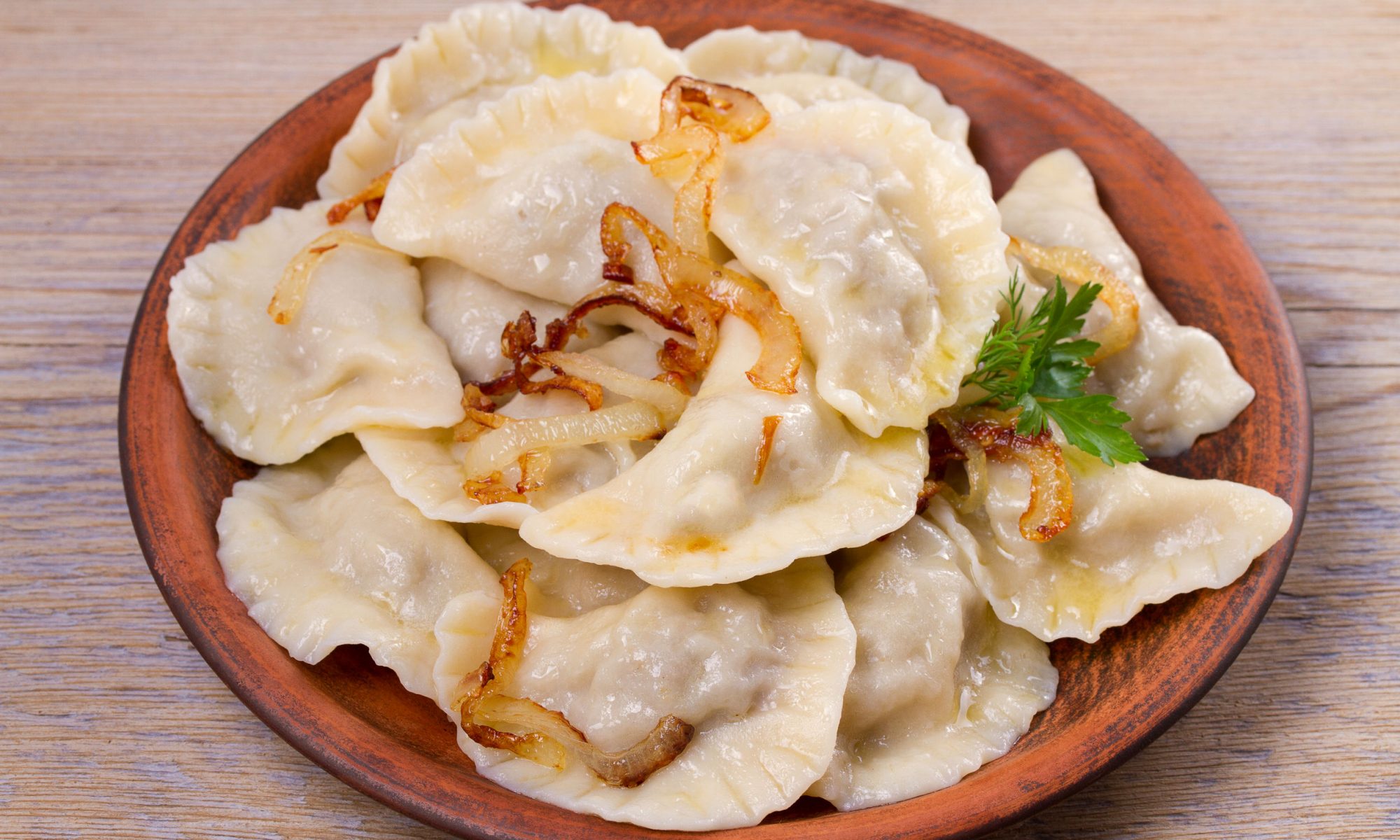 Домашние вареники с капустой и грибами: вкус детства на тарелке