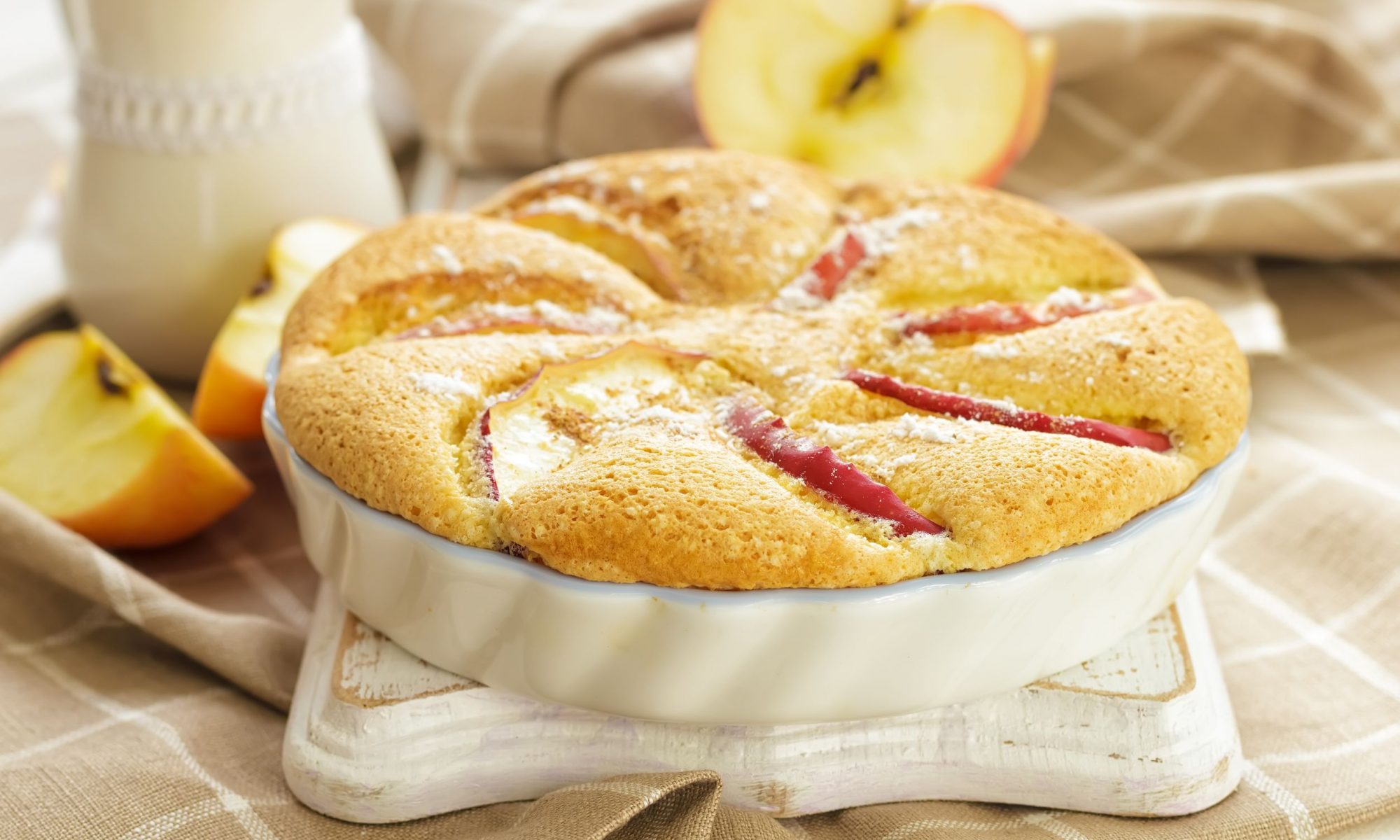 Шарлотка с грушами
