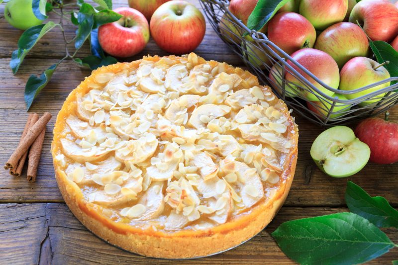 Открытый яблочный пирог из дрожжевого теста рецепт
