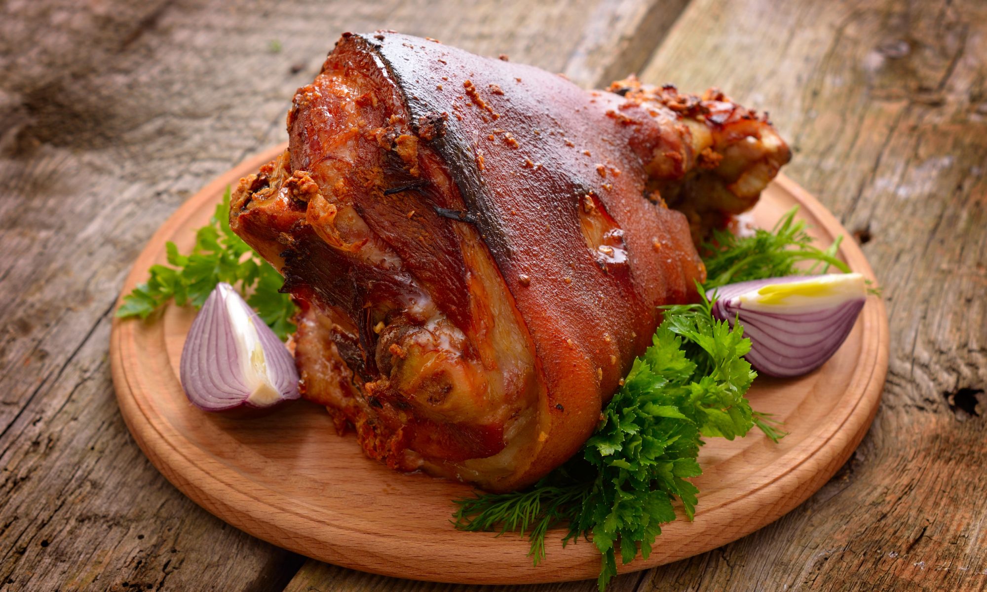 Рулька: как приготовить вкуснейшую свиную грудинку?