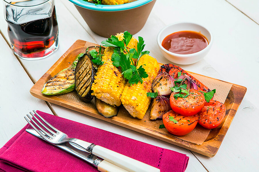 Запечённая кукуруза — простой рецепт с ароматом лета