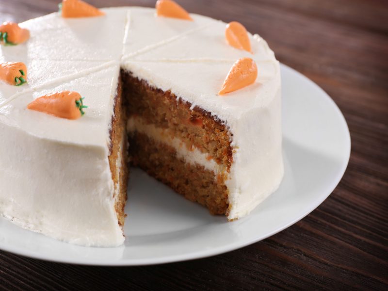 Carrot cake with pineapple