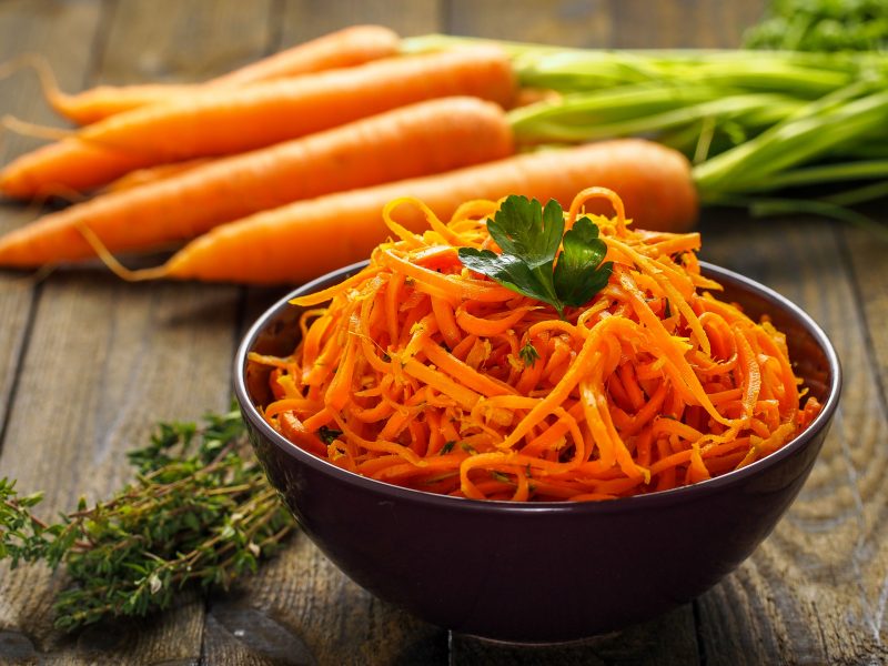 Французский салат из моркови