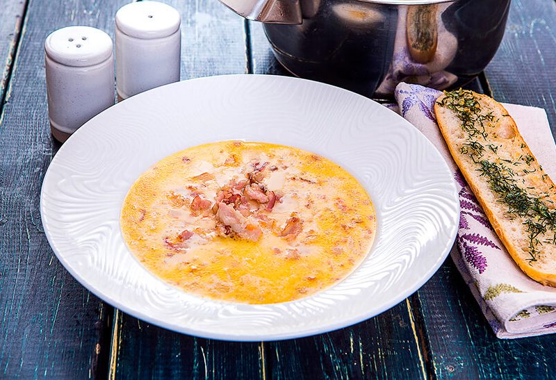 Сырный суп с курицей, картошкой, плавленым сыром и рисом