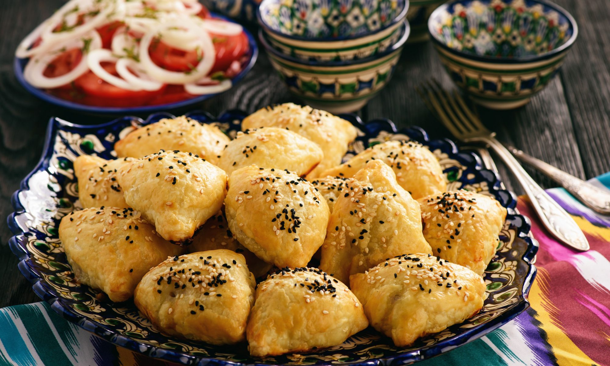 Закрытые мини-пиццы с рисом и икрой трески