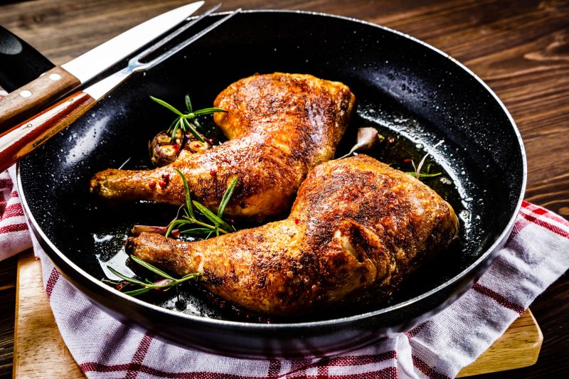 Особенности приготовления куриных бедер на сковороде