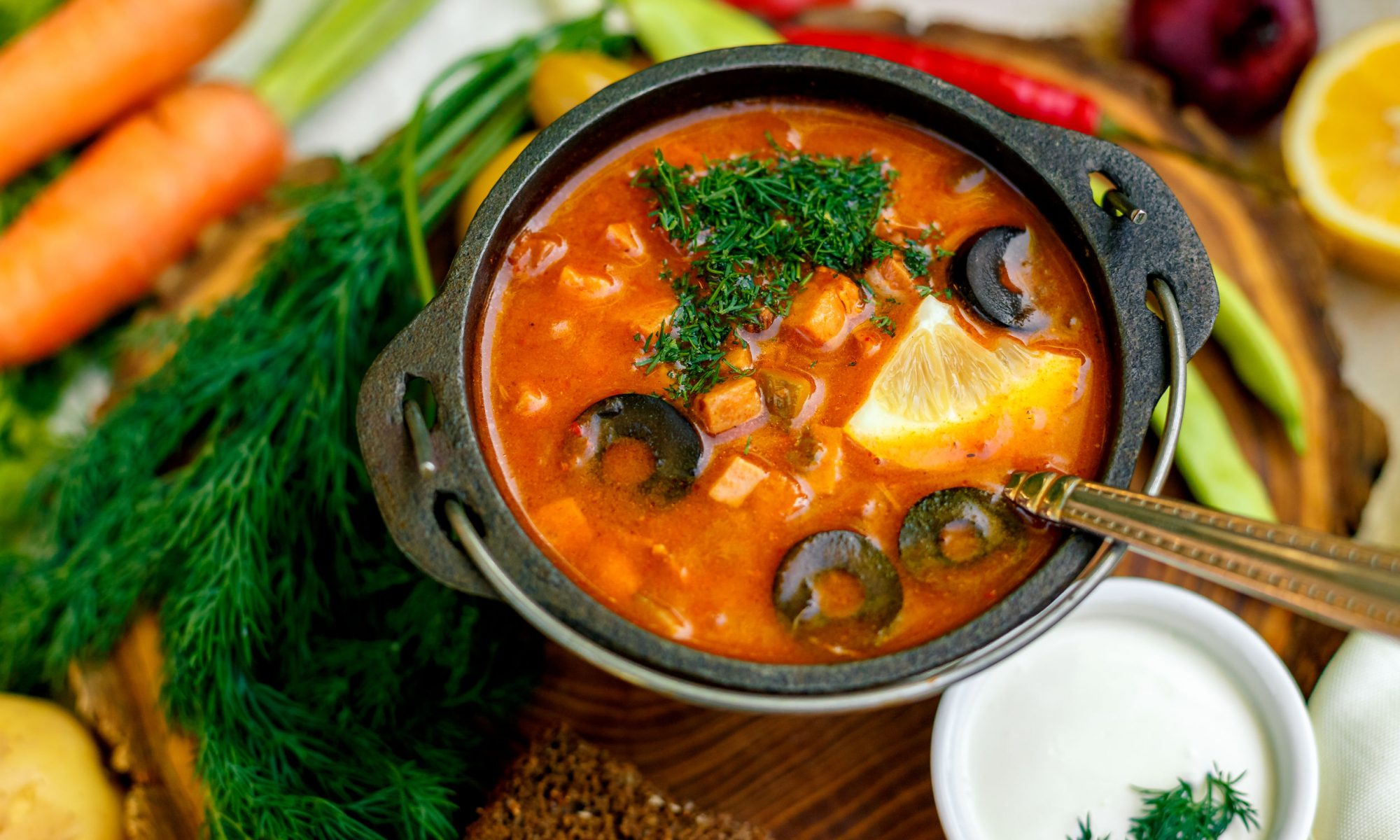 Солянка: рецепт любимого супа по-грузинским мотивам
