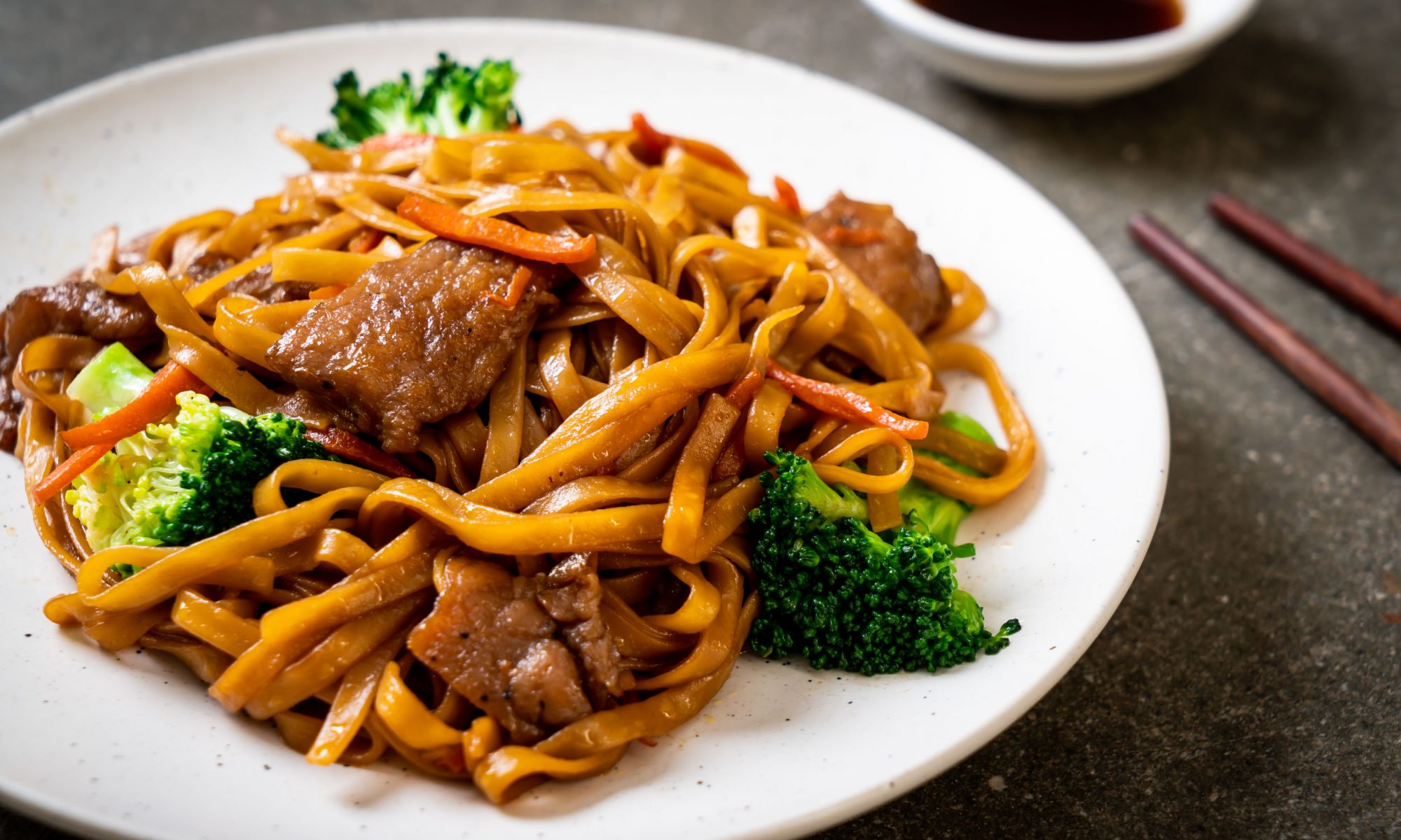 Лапша удон с овощами и соусом терияки: яркое блюдо в азиатском стиле