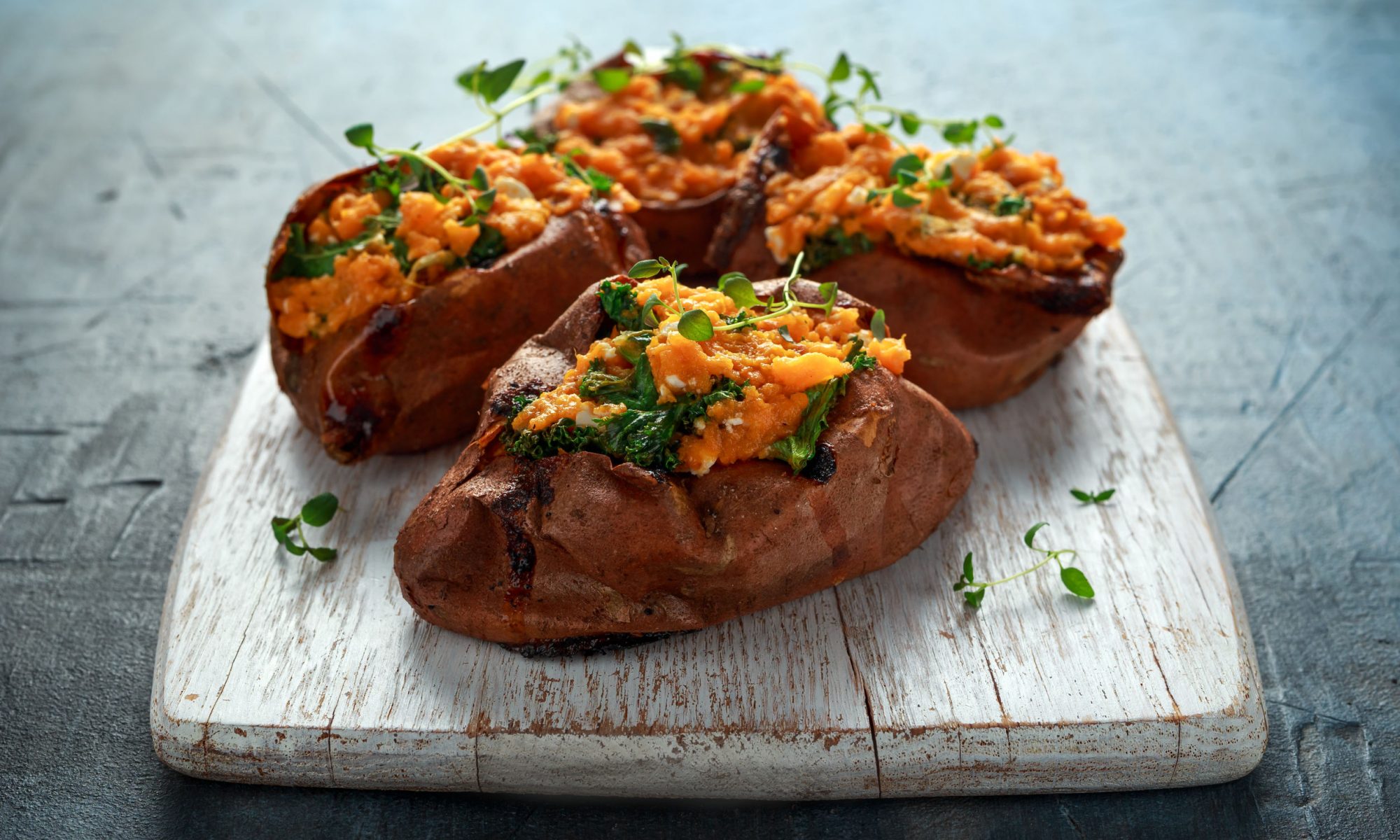 Фаршированный картофель с овощами