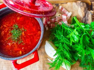 Борщ с консервированной фасолью