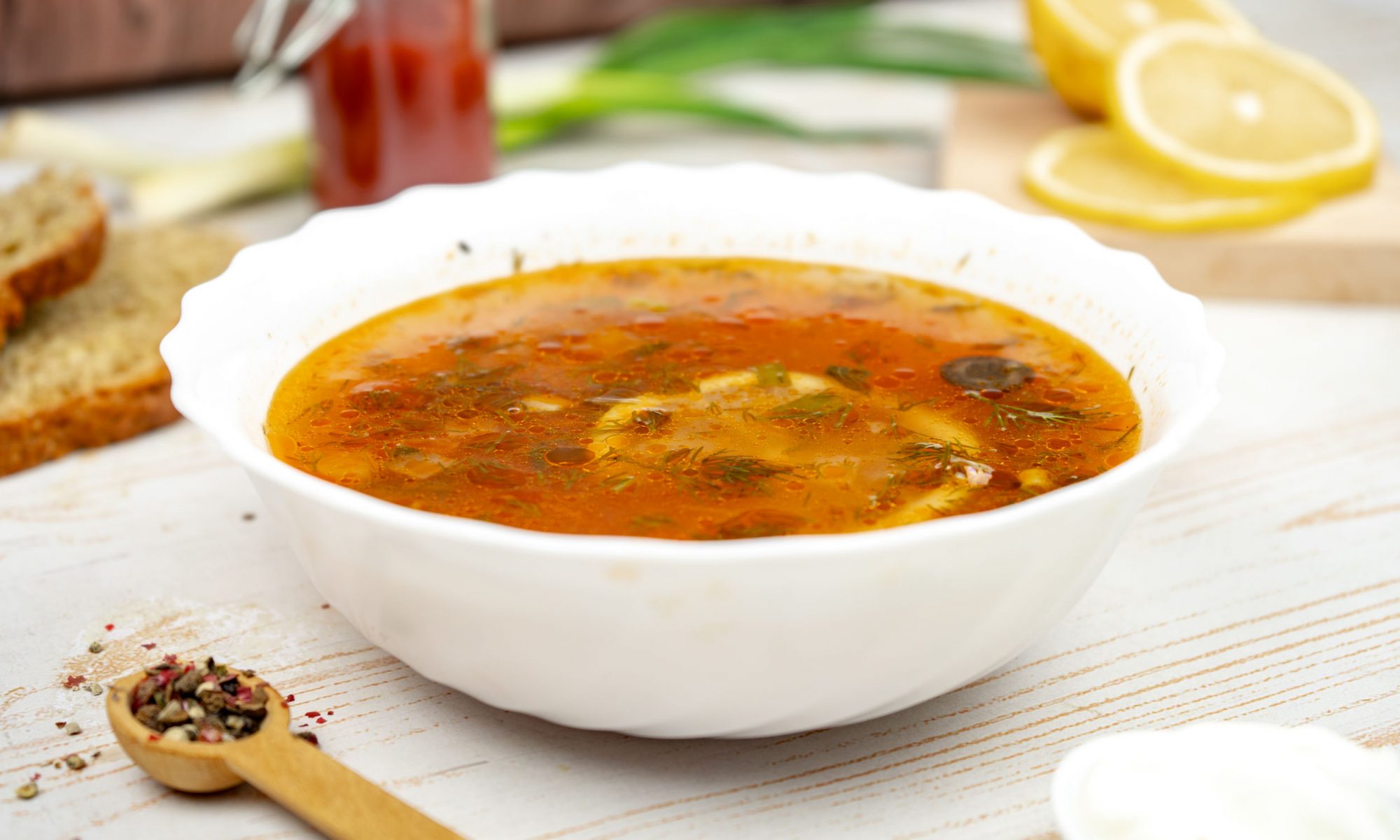 Щи из свежей капусты с курицей