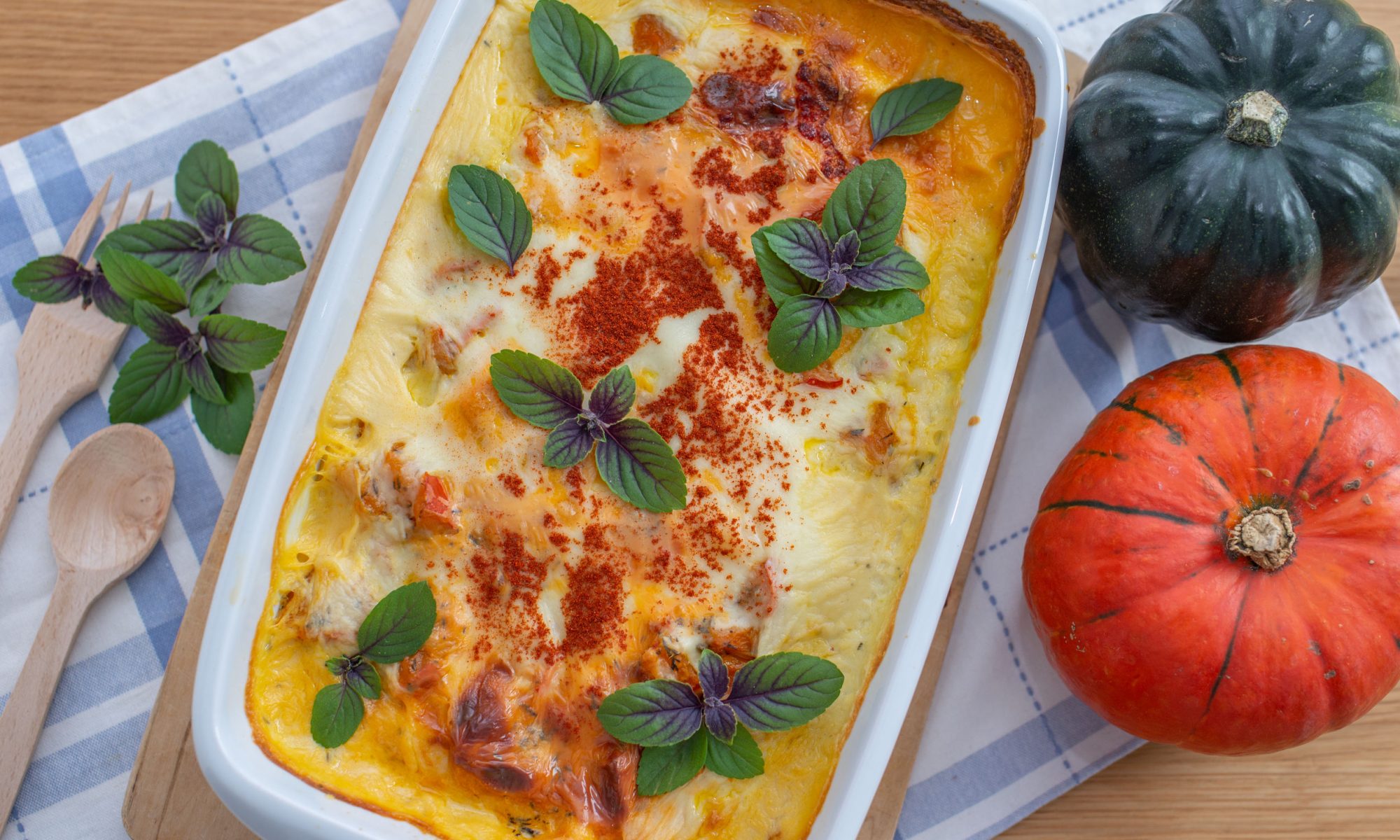 Фарш в духовке с сыром и помидорами: быстрый и вкусный ужин