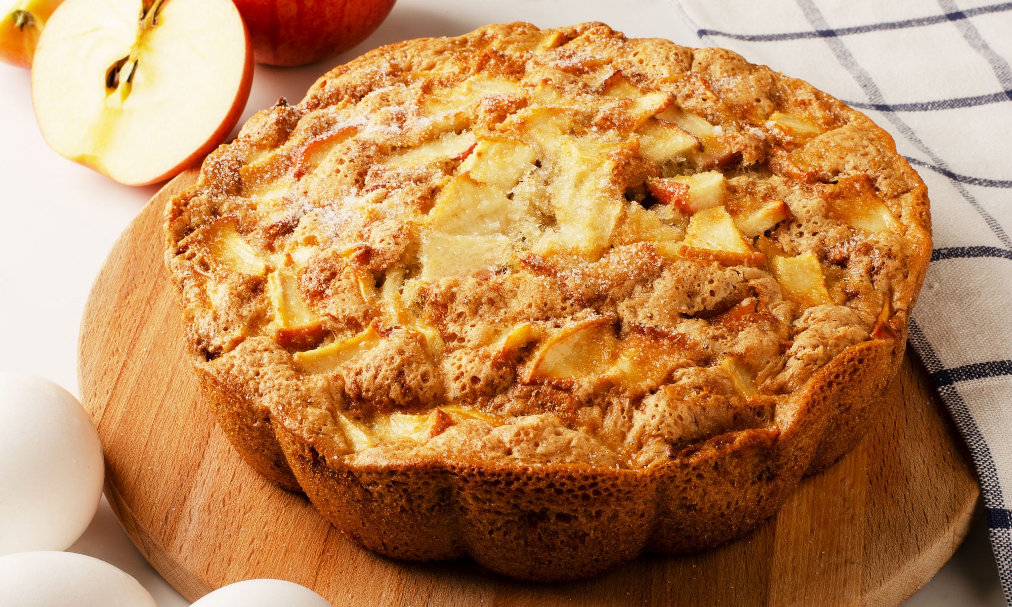 Рецепт яблочного пирога на сковороде