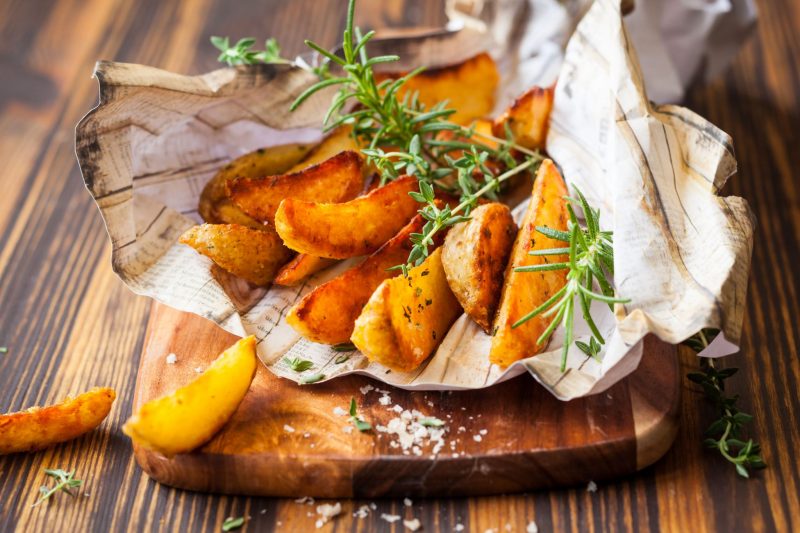 Как приготовить картошку по деревенски: рецепт и секреты приготовления