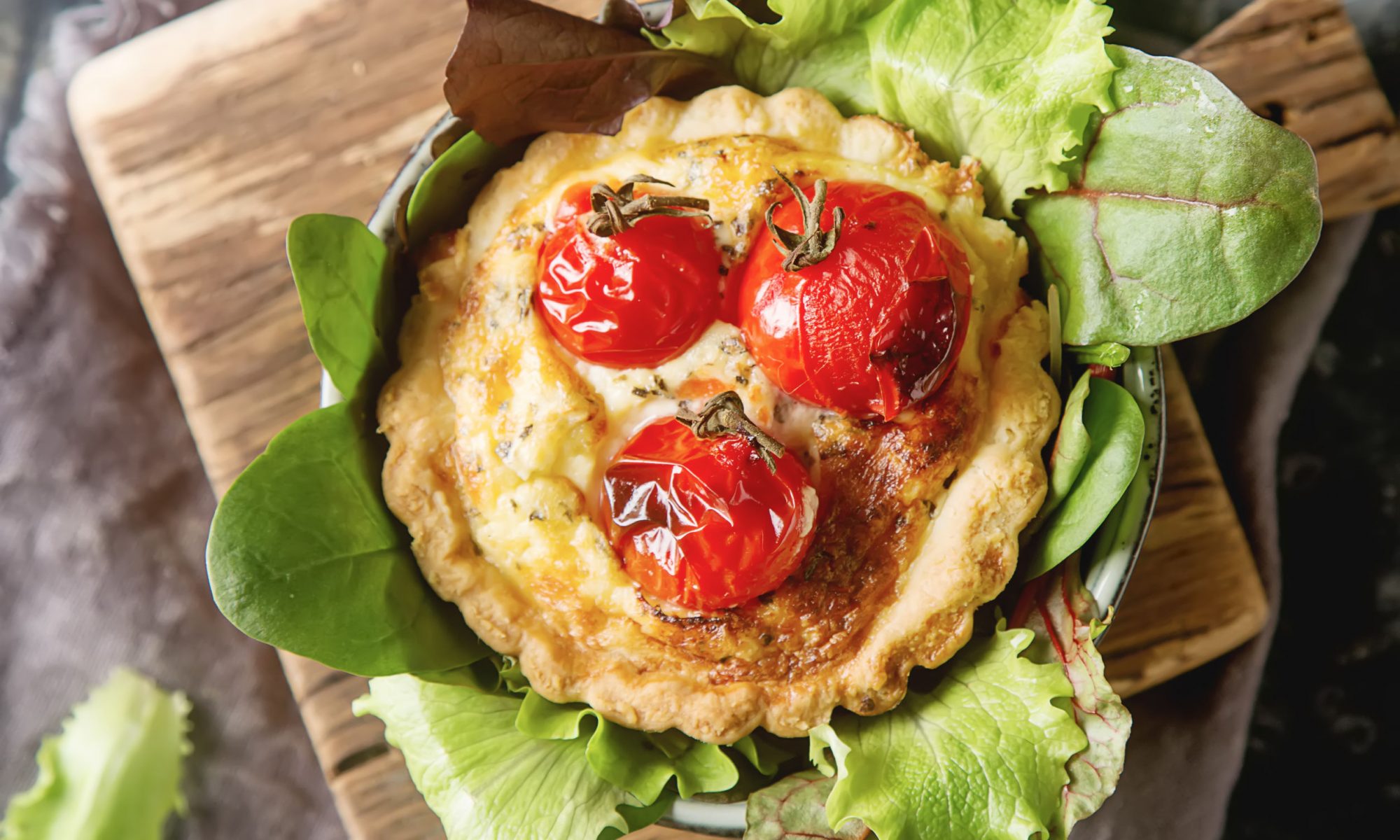 Домашние тарталетки с сыром и помидорами