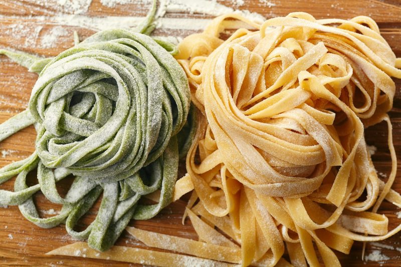 Домашняя паста со шпинатом с вешенками: ужин в итальянском стиле