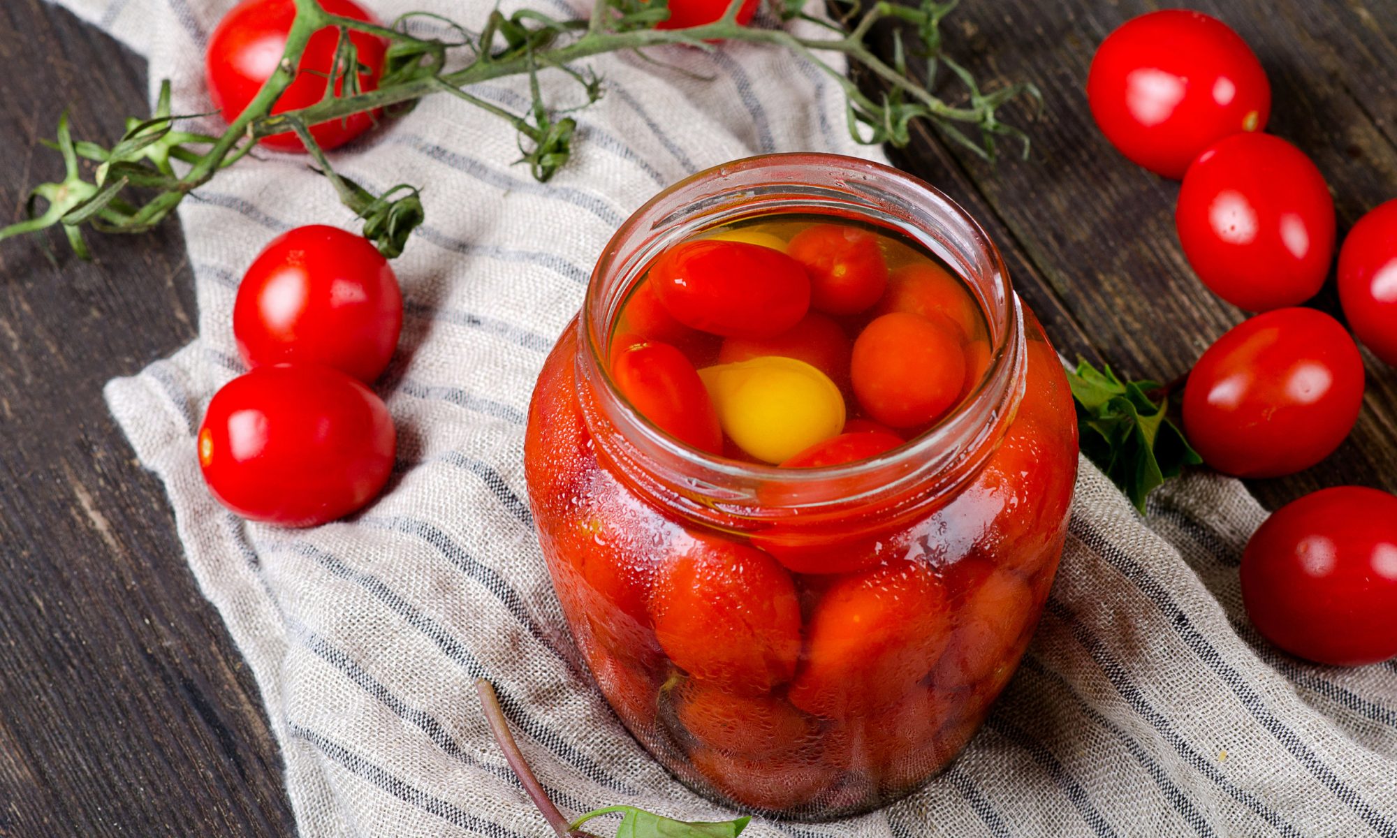 Помидоры дольками на зиму самый вкусный. Помидоры на зиму. Жареные помидоры на зиму. Сладкие помидоры на зиму. Маринованные помидоры кисло сладкие.