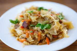 Тушеная капуста с фаршем: рецепты