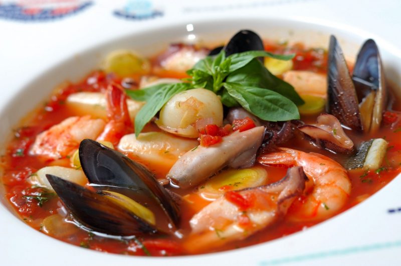 Суп из морепродуктов: рецепт для экспериментов
