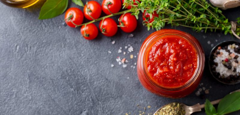 Простой рецепт приготовления острого томатного соуса
