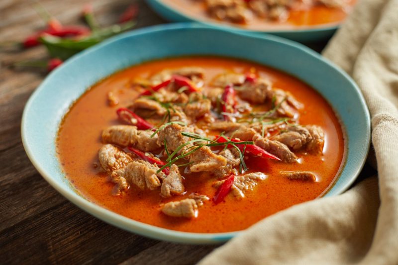 Курица с картошкой в томатной подливке