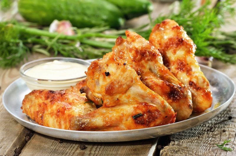 Куриные крылья с пармезаном — хрустящие и ароматные 