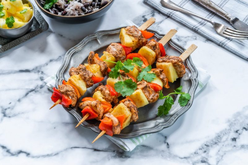 Шашлычки из индейки на шпажках в духовке — просто, вкусно и диетично