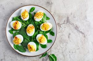 Закуска “Белые тюльпаны” из яиц