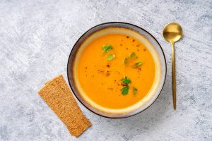 Морковный крем-суп с имбирем и кокосовым молоком