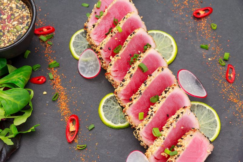 Тунец с манго