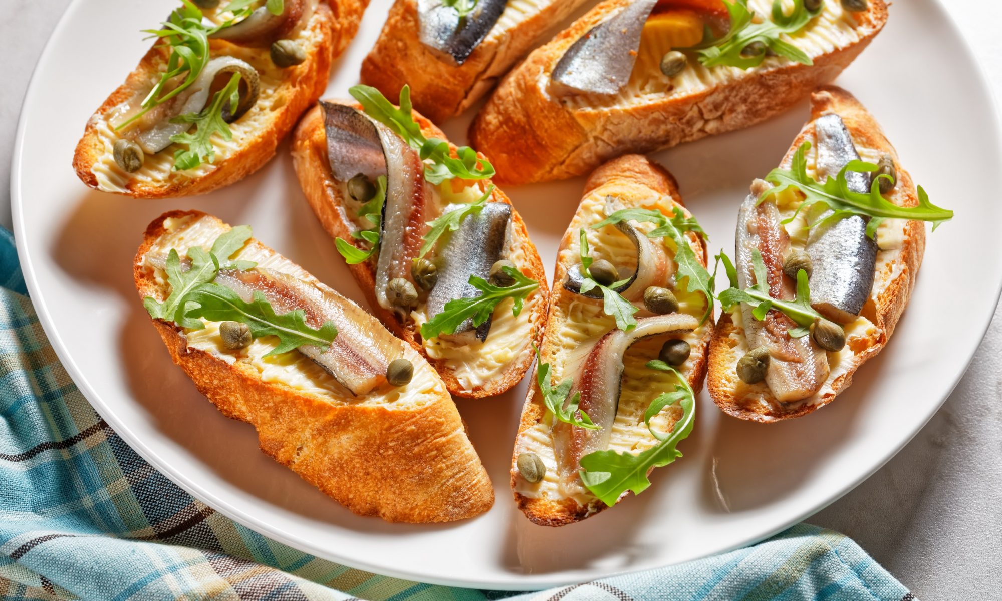 Бутерброды со шпротами