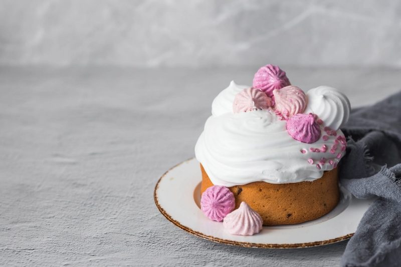 Малиновый кулич с тающим белым шоколадом — праздник вкуса и аромата 🥮